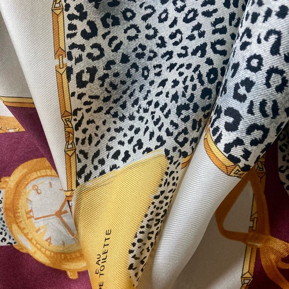LUXURY theme vintage silk scarf - Picture 4 of 9